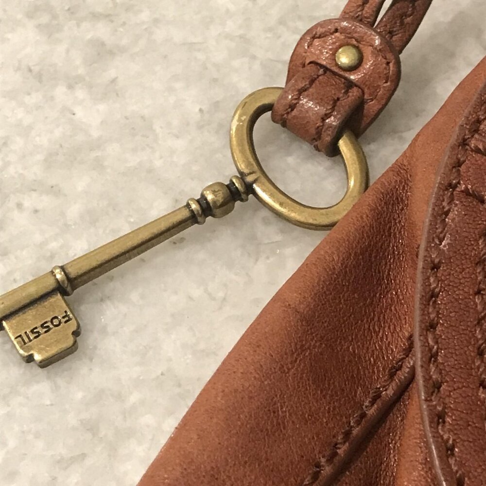 Fossil Crossbody Bag‎ Womens Brown Leather Turnlock Key Charm Pocket Organizer - Picture 3 of 11
